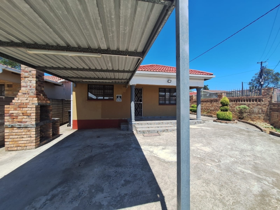 2 Bedroom Property for Sale in Zwelitsha Zone 1 Eastern Cape